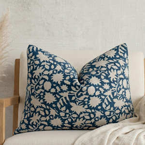 Housse de coussin décorative à motifs Buti gris, imprimée à la main, pour canapé, style scandinave et farmhouse - Product Image 2