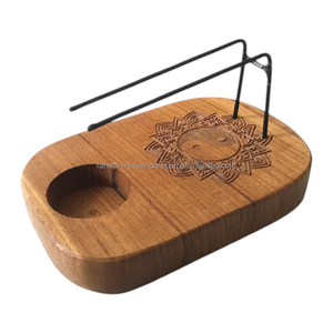 Support en bois artisanal Yin Yang pour Palo Santo avec support surélevé en métal noir et emplacement pour bougie chauffe-plat pour la décoration de méditation - Product Image 1