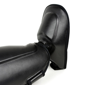 Protège-tibias professionnels sur mesure Fairtex en cuir de vachette véritable, équipement de protection avec logo personnalisé pour l'entraînement de kickboxing - Product Image 4