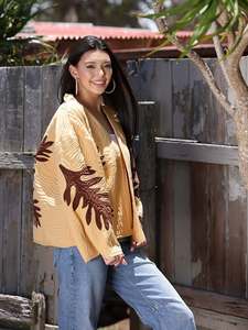 เสื้อคลุมกิโมโนสไตล์เรโทรปี 2026 แบบขายส่ง สีเหลืองมัสตาร์ด คอวี เปิดด้านหน้า ทรงหลวม สำหรับสวมใส่ฤดูร้อนของผู้หญิง - Product Image 2