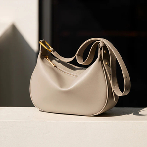 Bolso Bandolera de Cuero Genuino de Vaca de Alta Calidad para Mujer, Elegante, con Colores y Logotipo Personalizados, Cremallera, Venta al por Mayor, OEM, Interior - Product Image 1