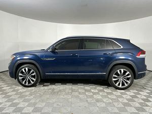 Volkswagen Atlas Cross Sport V6 d'occasion propre, modèle 2021 - Product Image 2