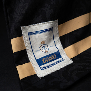T-shirt personnalisé pour homme, col en V, coupe classique, sportif, manches courtes, en jersey de coton noir et gris, respirant, écologique, tricoté, avec logo frontal - Product Image 4
