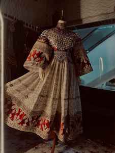 Robes afghanes pour femmes, designs personnalisés, faible quantité minimum de commande, 100% broderie artisanale de haute qualité, robes Kuchi afghanes pour mariage ou fête formelle. - Product Image 5