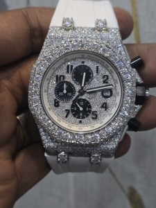 Reloj Cronógrafo de Lujo para Hombre con Incrustaciones de Diamantes y Cristal de Zafiro, Caja de Acero Inoxidable, Correa de Silicona con Moissanita, 43mm, Analógico - Product Image 1