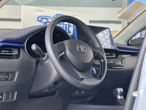 2024 <span class=keywords><strong>Toyota</strong></span> <span class=keywords><strong>CHR</strong></span> SUV pequeño Coches nuevos 2.0L Motor de gasolina con <span class=keywords><strong>precio</strong></span> bajo Stock disponible - Product Image 4