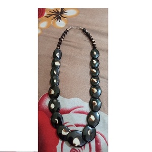 MOON RISE CRAFT Colliers en résine plaquée argent faits à la main, avec accents scintillants et détails tourbillonnants, style classique, bijoux unisexes, cadeau pour - Product Image 1