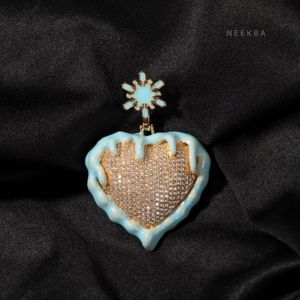 Colgante Corazón en Fuego – Diseño de Llama que se Derrite con Brillo de Moissanita, Diseño de Llama que se Derrite en Plata 925, Colgante Amor en Llamas - Product Image 3