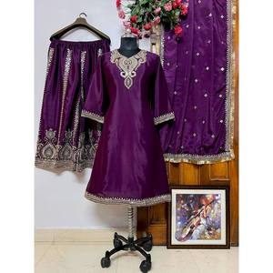 Conjunto de Traje de Satén XL para Fiesta con Lentejuelas y Bordados, Look Formal Elegante - Product Image 2