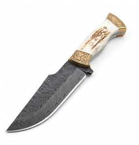 Couteau utilitaire d'extérieur en acier Damas artisanal, manche en bois de cerf, lame fixe - Product Image 6