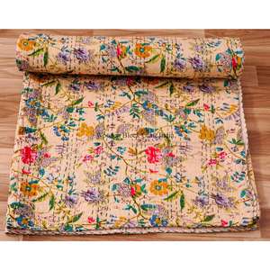 Couverture longue en coton réversible, entièrement faite à la main, style Kantha vintage, écologique, imprimée de motifs floraux, pour la maison - Product Image 4