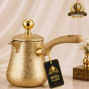 หม้อกาแฟตุรกีทองเหลืองหรูหรา ลายนูน พร้อมด้ามจับไม้และฝาปิด สำหรับการชงแบบดั้งเดิม และเป็นของขวัญสำหรับเครื่องครัว - Product Image 1