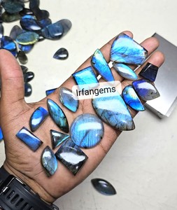 Tự Nhiên <span class=keywords><strong>Labradorite</strong></span> Thạch Anh Hình Bầu Dục Cắt Lửa Màu Xanh Miễn Phí 20-40Mm Kích Thước Tất Cả Các Hình Dạng Cầu Vồng Màu Đen Rất Nhiều Đồ Trang Sức Phụ Kiện Lỏng Đá Quý - Product Image 3