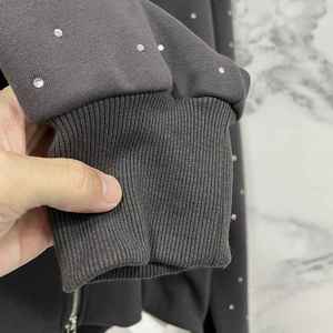 New Custom Best Quality & Breathable Winter Street Wear Solid Everyday Casual Polyester Cotton Rhinestone Tracksuit - Product Image 6