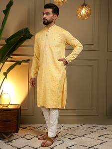 Ensemble Kurta Pyjama en Coton Khadi Lourd pour Homme avec Broderie Traditionnelle et Travail au Miroir, et Chudidar Semi-Coton pour Tenue de Mariage Festive - Product Image 6