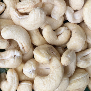 Nueces de Anacardo Crudas W180 de Vietnam, Baratas, al por Mayor, Listas para Enviar, Alta Calidad, 24 Meses de Vida Útil, Bajo MOQ, Santigo - Product Image 1