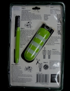 HC0159 <b>Pompom</b> <b>Makers</b> |Green Striped Plastic Crochet Hook Holder With Eyes Portable Craft Storage For Knitting Tools - Product Image 3
