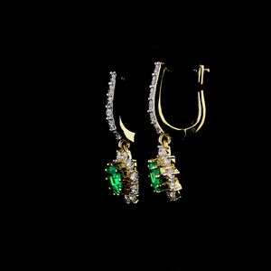 แหวนมรกตเพชรทรงรัศมี ชุบทอง 14K ดีไซน์ดอกไม้คลาสสิก เพชรเพาะเลี้ยงในห้องปฏิบัติการรับรองโดย IGI สำหรับวันครบรอบ - Product Image 2