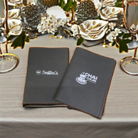 Carnet de style livre personnalisé en cuir PU souple nickelé avec logo gravé, certifié ISO, élégant et durable pour restaurants et hôtels (vente en gros)
