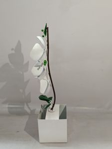 Fleur d'orchidée Phalaenopsis artificielle blanche en pot, orchidée en pot en plastique, décoration pour la maison, le bureau, les mariages et les fêtes - Product Image 2