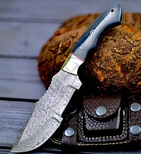 Nouveau Couteau Tracker en Acier Damas Fait Main Personnalisé avec Fourreau en Os - Lame de 6 pouces Ambidextre Multi-Usages pour la Chasse et la Survie - Product Image 5