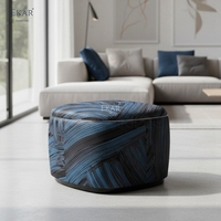 Pouf de luxe en tissu avec motif grain de bois pour salon, repose-pieds élégant et siège supplémentaire