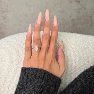 Anillo de Compromiso Solitario Clásico Personalizable con Diamante Ovalado de 2.5 Quilates Cultivado en Laboratorio, Oro Amarillo de 14K, Chapado en Oro, Certificado IGI, Fino - Product Image 4