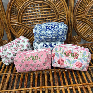 High Quality Floral Cotton Quilted Portable Toiletry Pouches Bridesmaid Gifts Proposal Cosmetic Bag Women Large Capacity - Product Image 1