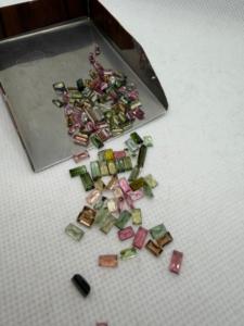 Lot de tourmalines naturelles multicolores taille baguette 6x3-4x2mm 32,50 carats, provenance Mines Africaines, pour la création de bijoux sur mesure, extraies de la Terre, Zehra - Product Image 6