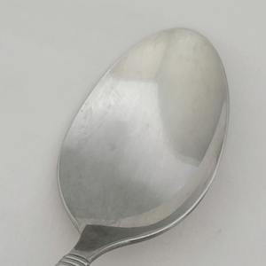 Cuillère de service élégante en acier inoxydable, couverts haut de gamme, parfaits pour les mariages, les dîners à la maison et les tables élégantes. - Product Image 5