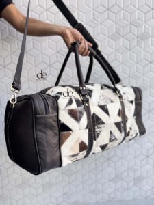 Bolsa de Viaje de Cuero Vacuno de Alta Calidad, Diseño Único Hecho a Mano, Bolsa Unisex Multiusos, Bolsa de Lona Grande - Product Image 2