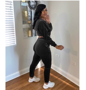 Sudadera con capucha de manga larga para mujer, top corto con cremallera, pantalones de terciopelo, conjunto de dos piezas - Product Image 4