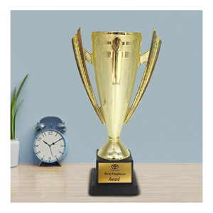 Trofeo Deportivo con Acabado Dorado, Copa de Premio Decorativa con Diseño de Estrella para Reconocimiento de Ganadores de Competencias - Product Image 2