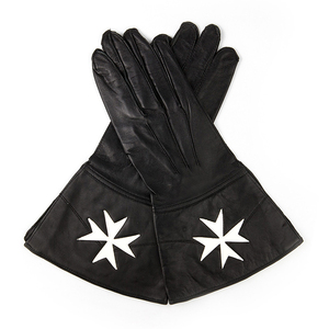 Paquete de Regalia Masónica de la Orden de Malta con Túnica, Manto, Gorro, Cuello, Guantes, Cinturón y Accesorios - Product Image 5