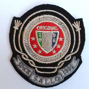Écussons brodés personnalisés, badges floraux entièrement personnalisables pour chapeaux, fabriqués en PVC, patchs brodés thermocollants. - Product Image 6