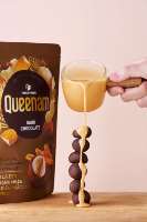 Meilleure Vente en Gros OEM/ODM Queenam Dragées Solides Halal 150G en Chocolat Noir avec Caramel, Amandes, Noix de Cajou et Noix de Macadamia