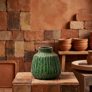 Ficio M Green Wash Terracotta Clay Bud Vase, Mini pot en terre cuite artisanal, Urne décorative en céramique pour table, Vases en gros - Product Image 5