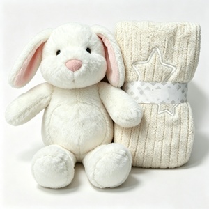 Peluche personnalisée pour baby shower, ensemble cadeau lapin blanc en peluche et couverture tricotée, ensemble cadeau nouveau-né avec lapin en peluche aux oreilles tombantes - Product Image 3