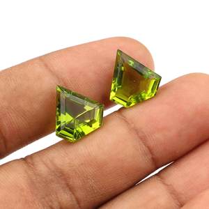 เพอริดอทควอตซ์ทรงเพชรเหลี่ยมเจียระไนขนาด 13x13 มม. คุณภาพสูง ขัดเงาอย่างดี สีเขียว รูปทรงแฟนซี พลอยหลวม ขายส่งจำนวนมาก - Product Image 1