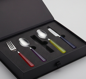 Ensemble de couverts modernes et colorés en acier inoxydable avec manches en plastique, compatibles lave-vaisselle, pour les fêtes - Product Image 6