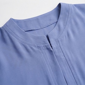 Abaya de qualité supérieure en satin polyester, style islamique pour femmes musulmanes, col en V, longueur cheville, manches longues, vente en gros, commande en gros - Product Image 4