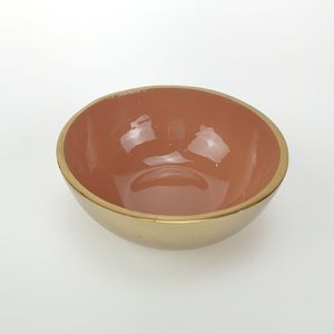 Bol de service en métal léger avec une élégante finition émaillée, facile à transporter et à utiliser pour servir les aliments confortablement - Product Image 5