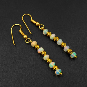 ต่างหูโอปอลเอธิโอเปียธรรมชาติ หลายสี โอปอลไฟ 14K ทองคำแท้ ทรงคาโบชอง ประดับด้วยลูกปัด - Product Image 6