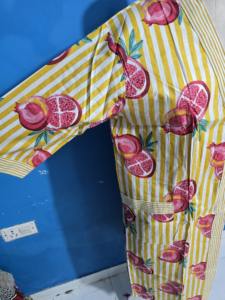 Robes Kimono en Coton Jaune à Imprimé Fruits, Magnifiques Robes de Demoiselle d'Honneur Kimono, Peignoirs Faits Main à Impression au Bloc pour Femmes, Cadeau Kimono - Product Image 3