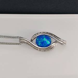 NIKHIL GEMS Pendentif vintage fantaisie en opale bleue naturelle, argent sterling 925 plaqué or/argent, pierre de naissance d'octobre, bijoux de fiançailles - Product Image 2