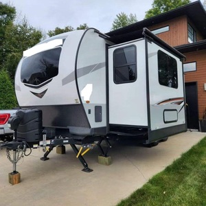 Mini caravane Euro 6 avec lit et cuisine, capacité de charge de 1000 kg, construction résistante aux intempéries, remorquage facile, espace de rangement, espace de couchage - Product Image 1