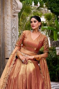 LAMOUNT Elegante Lehenga Choli Dupatta de Seda Color Durazno, Vestido de Boda Tradicional Indio para Mujer, Largo hasta el Suelo, Corte Regular, Bordado - Product Image 3