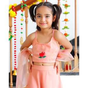 Ensemble Lehenga en organza rose peint à la main sans manches pour filles Keshavi, pour 1 à 2 ans - Product Image 3