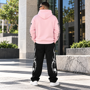 Conjunto Deportivo Urbano para Hombre, Sudadera Rosa, Pantalones Deportivos Negros con Estampado Tribal de Llamas Blancas, Precio Económico, Personalización OEM - Product Image 4