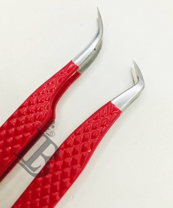 Pince à cils courbée en J pour isolation à 65 degrés, couleur rouge, manche à motif diamant, en acier inoxydable, faite à la main, offre exceptionnelle - Product Image 6